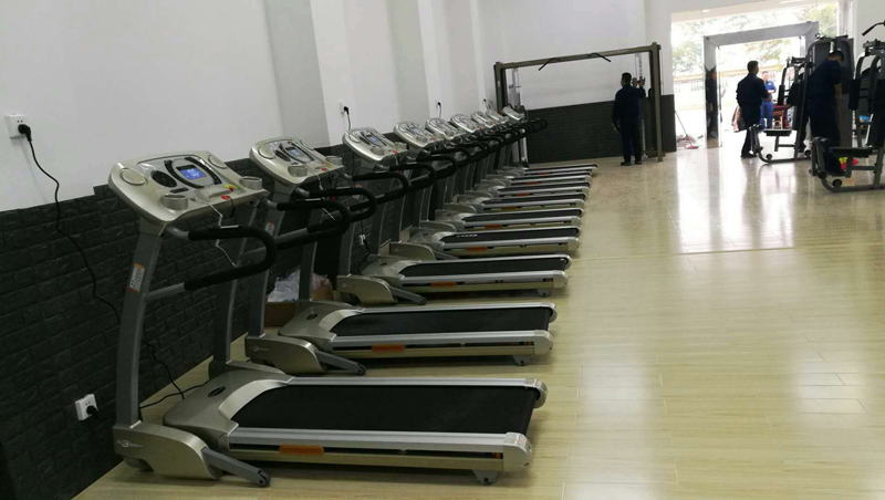单位健身房器材